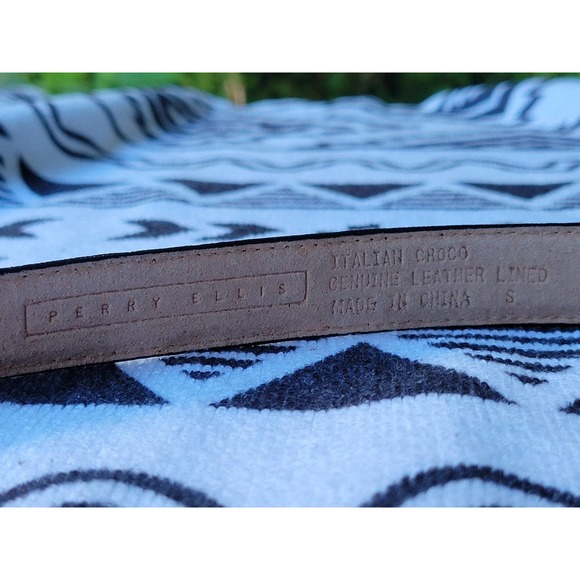 Perry Ellis Authentic Crocodile Italia Leather Belt Size Small. Burgundy Brown. - Picture 3 of 8